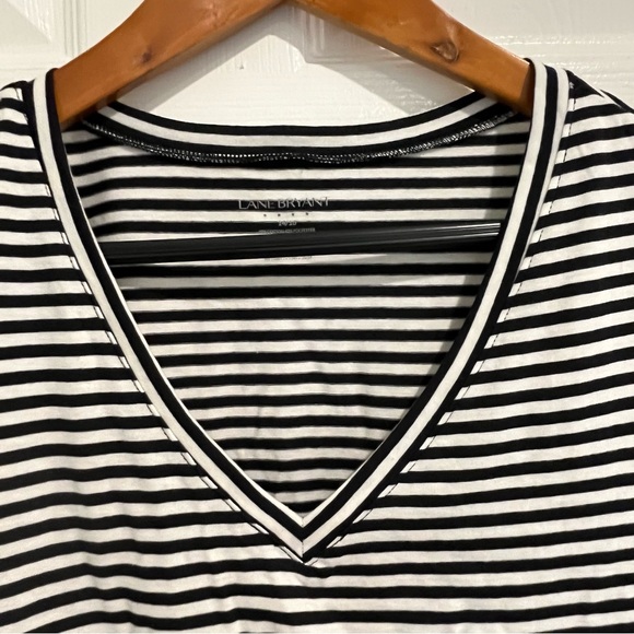 Lane Bryant V-Neck Striped Tee (14/16) - Picture 3 of 8